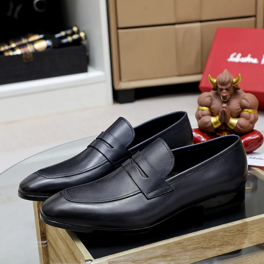 Men's shoes 💰460 🔥Ferragamo's new men's casual slip-on shoes🇨🇳Official website original 1:1 mold, original quality💯Fine workmanship, high-end luxury☘The upper is made of imported Italian first-layer cowhide🌴Luxurious water dyeing🐂Leather lining🍓Rubber wear-resistant and non-slip outsole, breathable and comfortable to wear🍍The first choice for high-grade men, 5 colors available! Code number 38-44 (45.46. Customized)